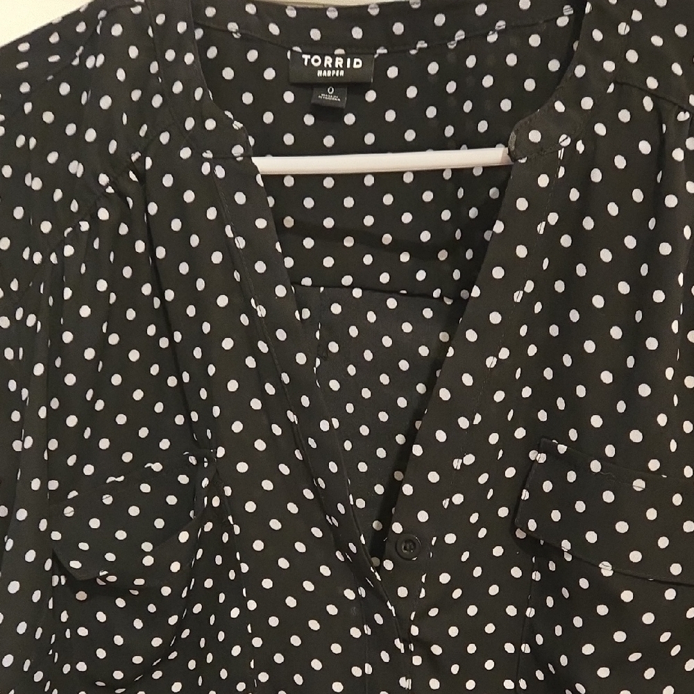NWOT Torrid Black and White Polka Dot Harper Blouse - Picture 2 of 3